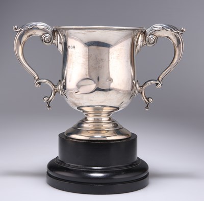 Lot 202 - A GEORGE V SILVER TWIN-HANDLED TROPHY CUP