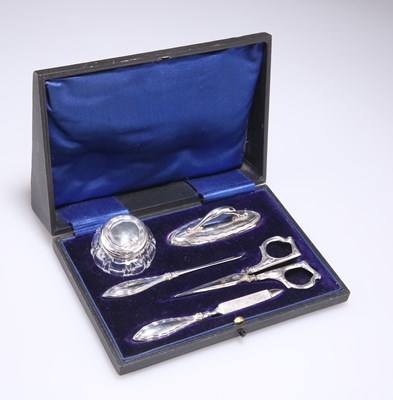 Lot 225 - A SILVER-MOUNTED MANICURE SET, EARLY 20TH CENTURY