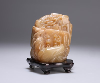 Lot 662 - A CHINESE JADE BOULDER CARVING