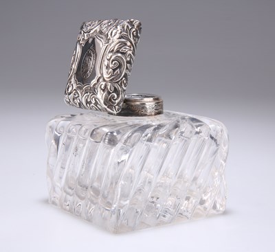 Lot 373 - A VICTORIAN SILVER-TOPPED GLASS INKWELL