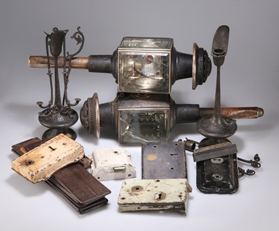 Lot 1125 - A MISCELLANEOUS GROUP OF VICTORIAN AND LATER OBJECTS