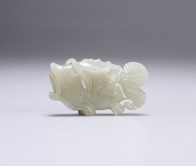 Lot 632 - A CHINESE JADE FISH PENDANT