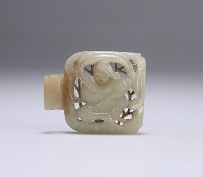 Lot 671 - A CHINESE JADE ELEMENT OF A BELT BUCKLE/HOOK