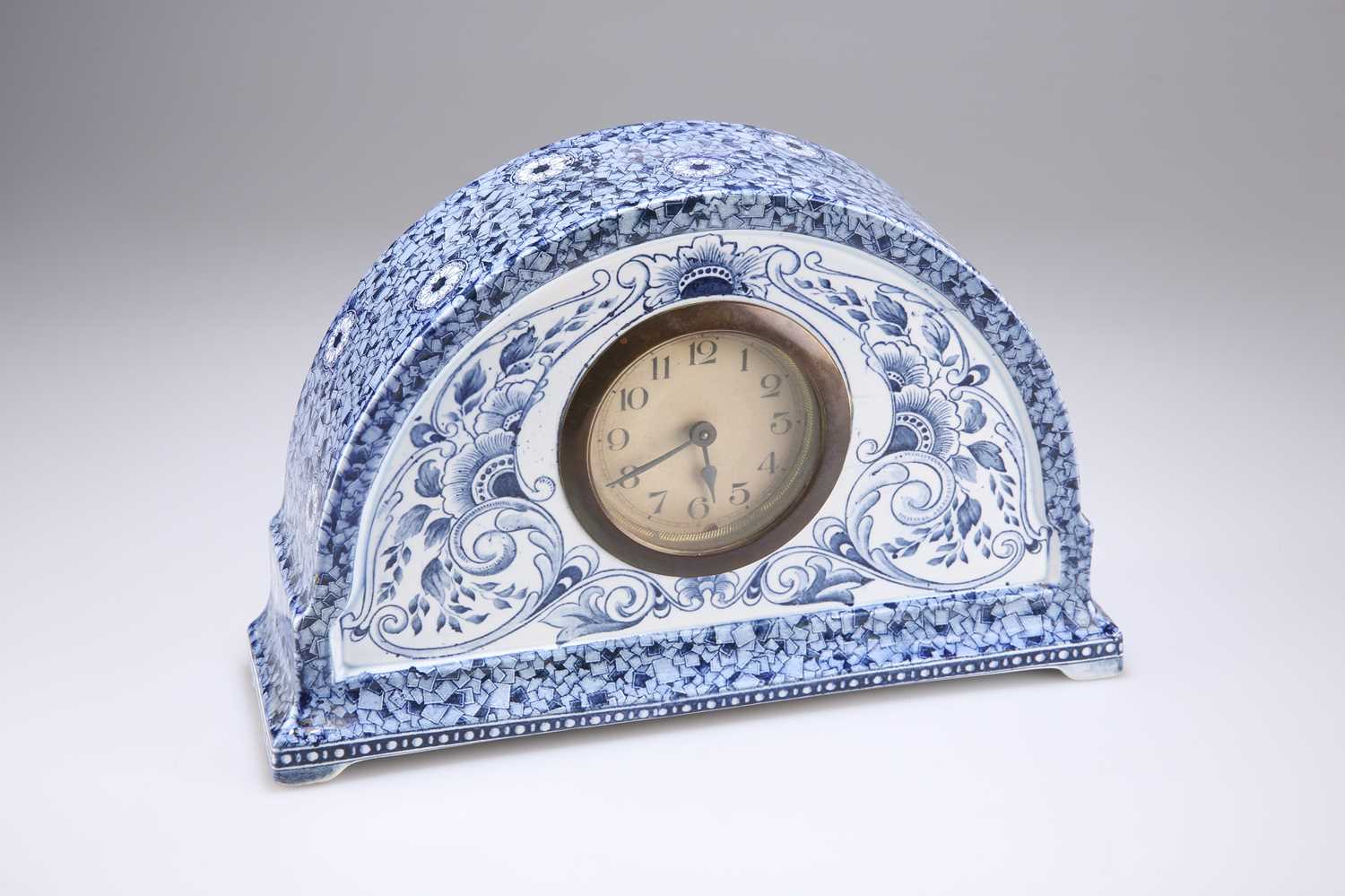 Lot 550 - AN AESTHETIC MOVEMENT BLUE TRANSFER-PRINTED MANTEL CLOCK, CIRCA 1880