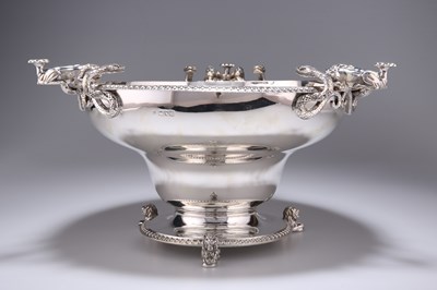 Lot 186 - A GEORGE V SILVER BOWL OF FINE QUALITY