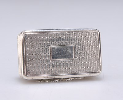 Lot 286 - AN EARLY VICTORIAN ENGINE-TURNED SILVER VINAIGRETTE