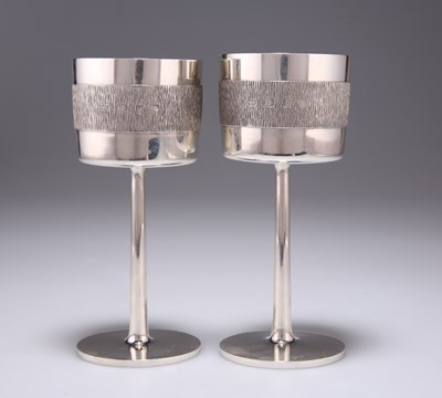 Lot 151 - A PAIR OF ELIZABETH II SILVER GOBLETS