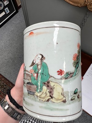 Lot 132 - A CHINESE FAMILLE VERTE BRUSHPOT