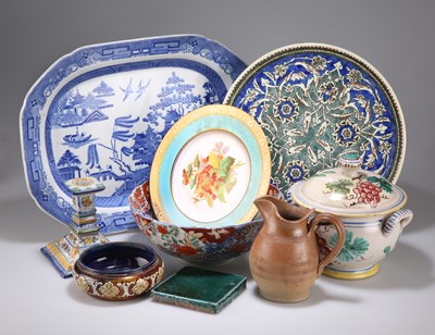 Lot 553 - A LARGE GROUP OF CERAMICS